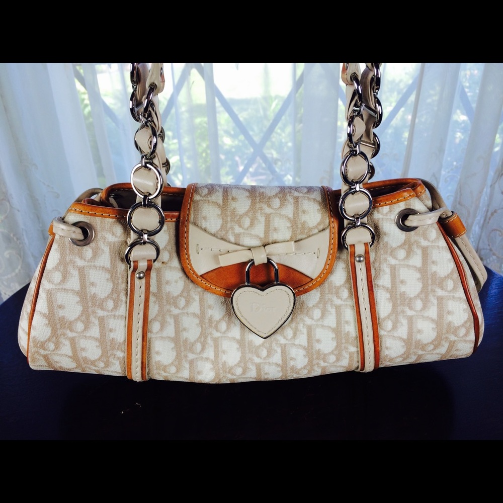 CHRISTIAN DIOR Romantique Heart Link Purse 💕